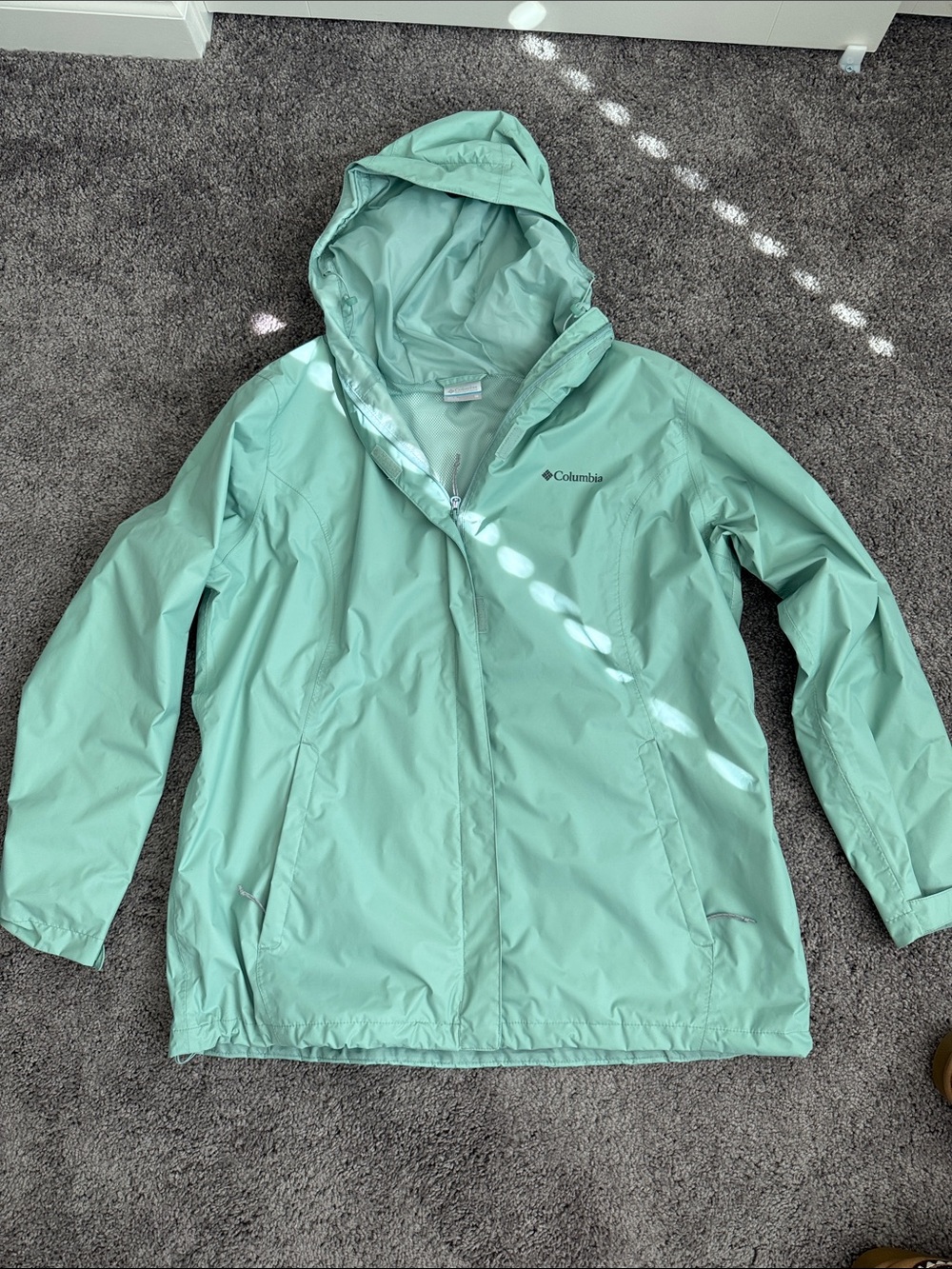 Columbia Mint Green Hooded Raincoat